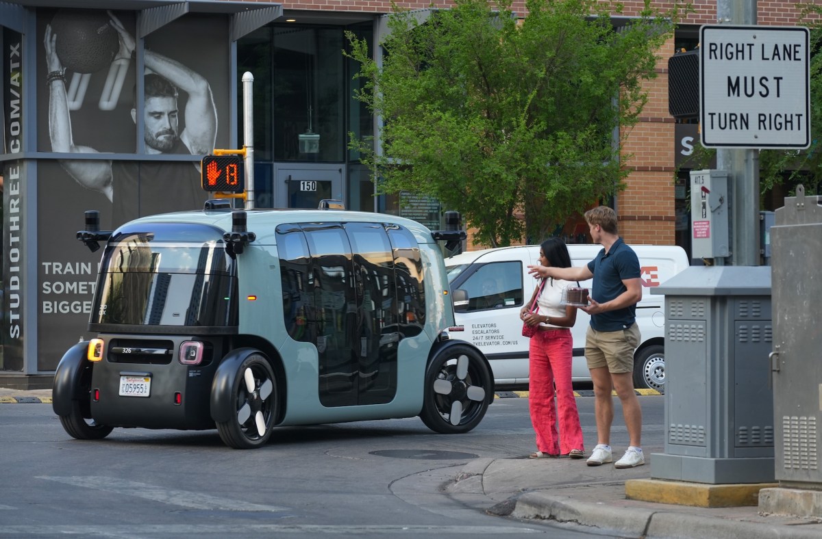 Robotaksilar: ikkita yo'l qanaqa farq qiladi?