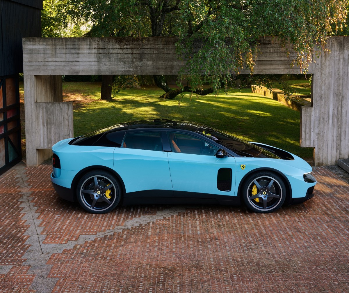 Ferrari ning birinchi elektr mashinasi siz uchun emasmi?