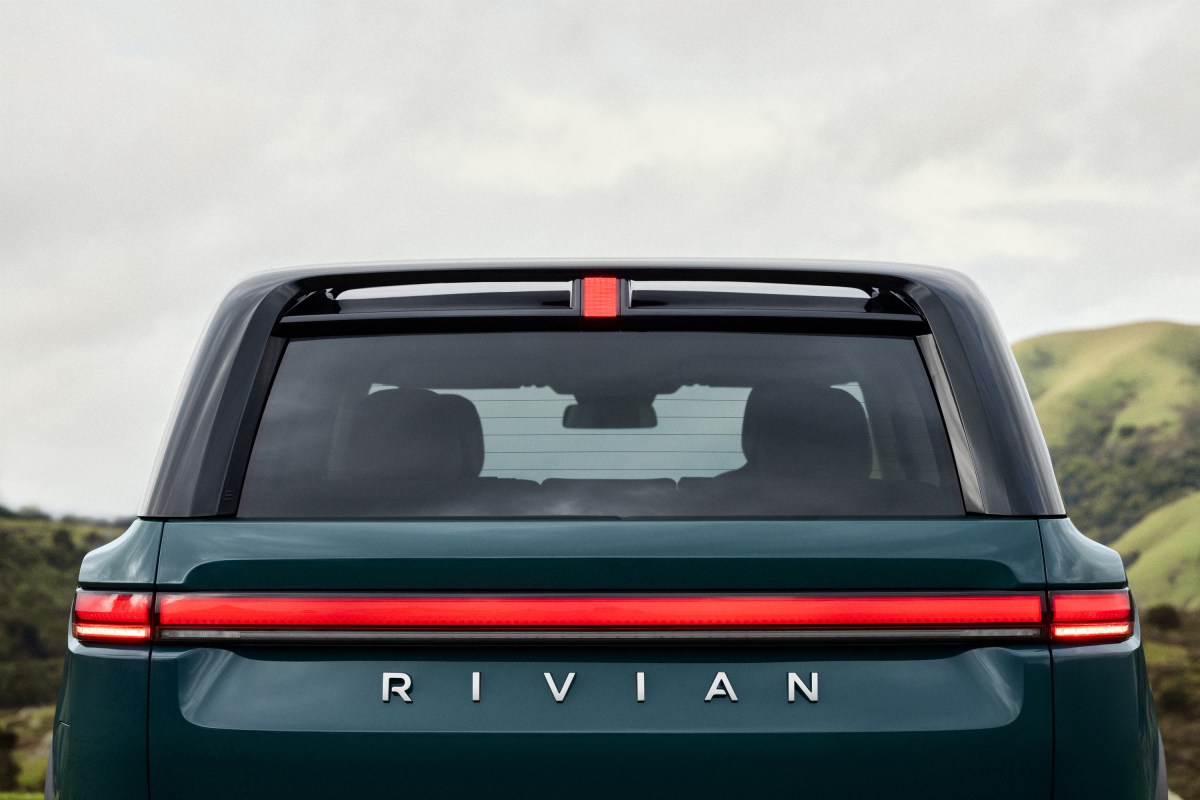 Rivian R2 SUVlarini qachon yetkazib berishadi?
