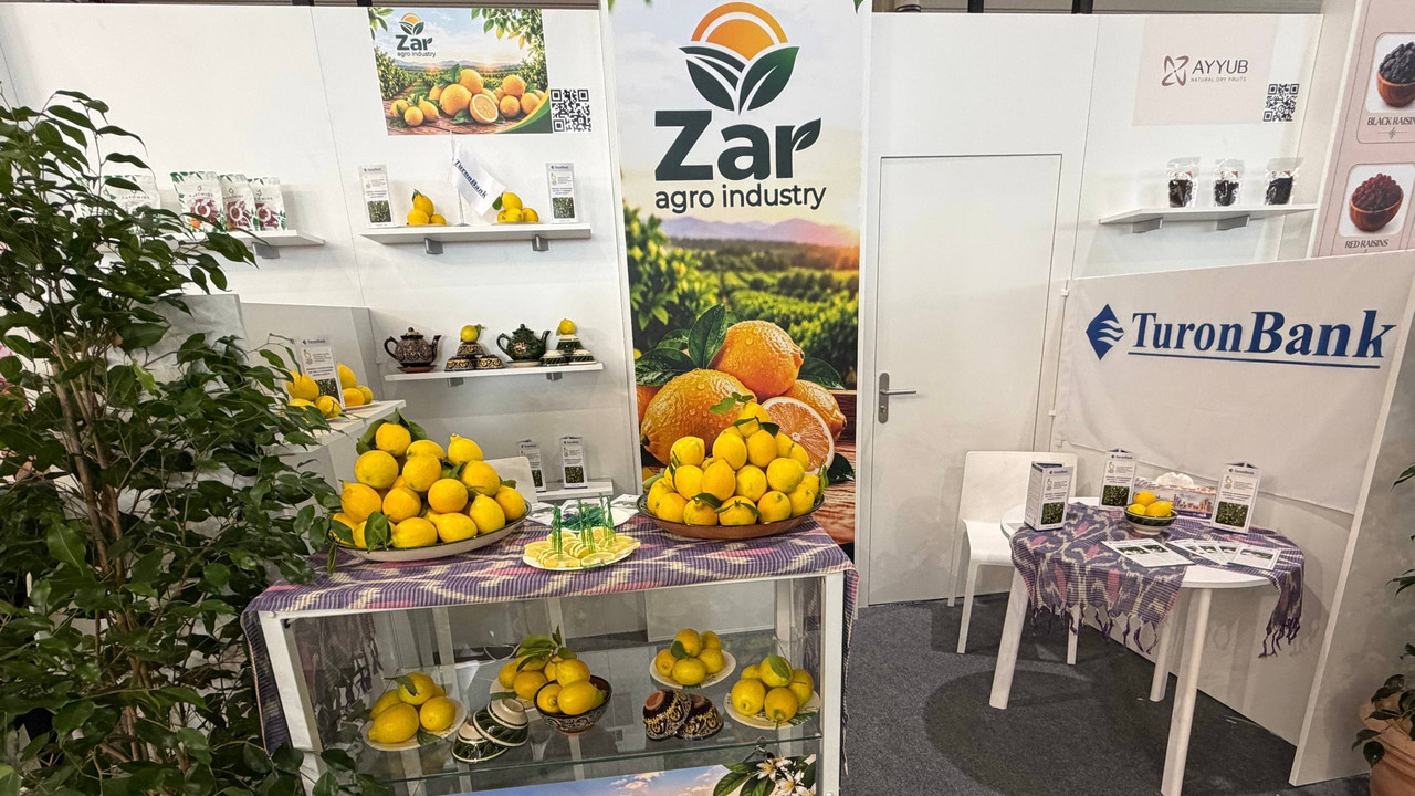 Turonbank Parijda oʻzbek limonlarini namoyish qilyapti
