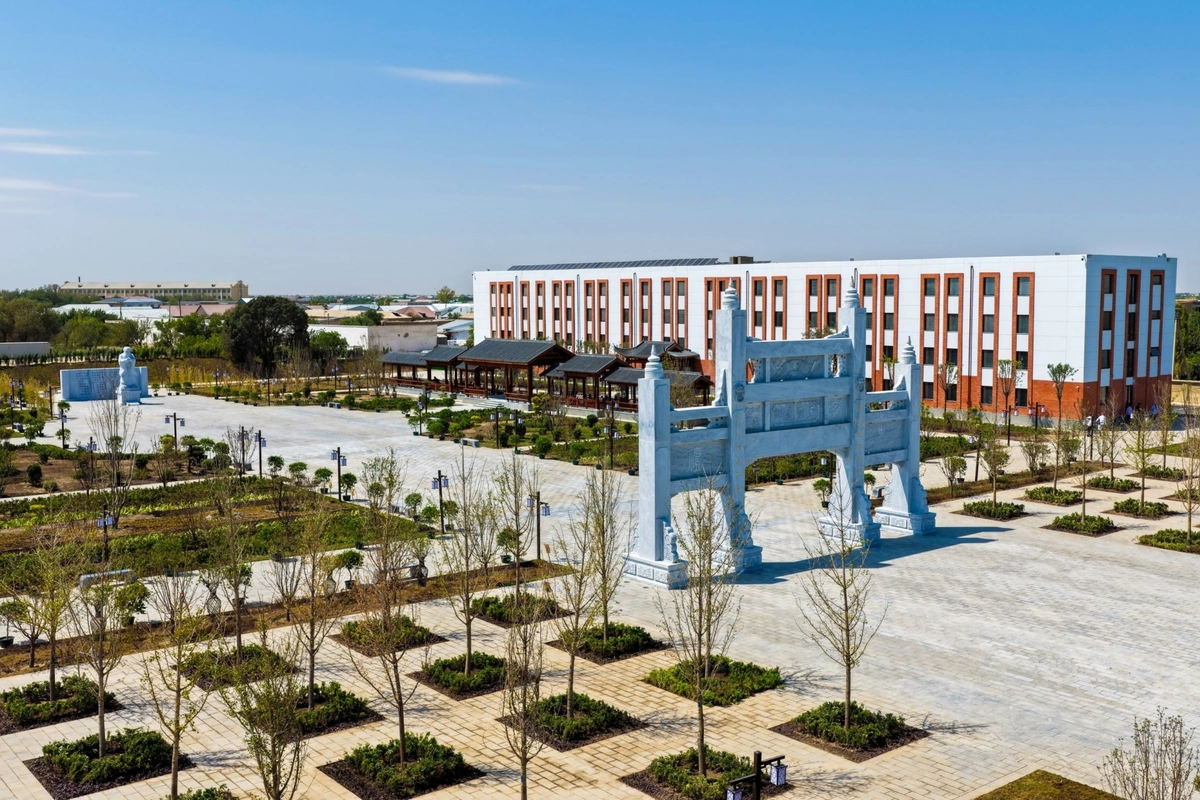 Liaoning universiteti Xivadagi filialida 2030-yilgacha barcha talabalar grantda oʻqiydi